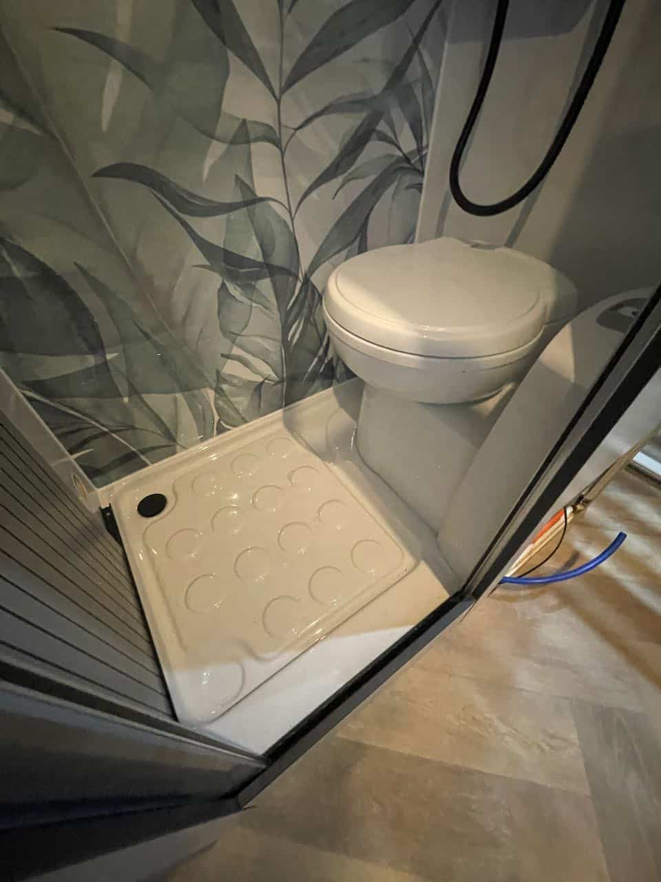 Shower Toilet Cubicle A - Image 23