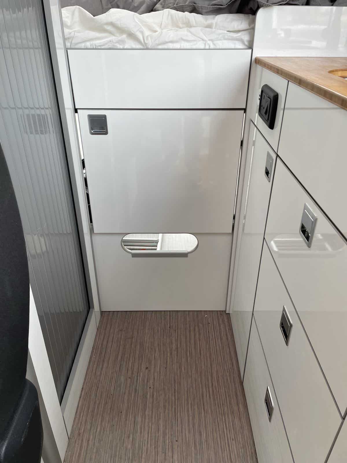 Bed dividing door + step (Weed Green 11066182)
