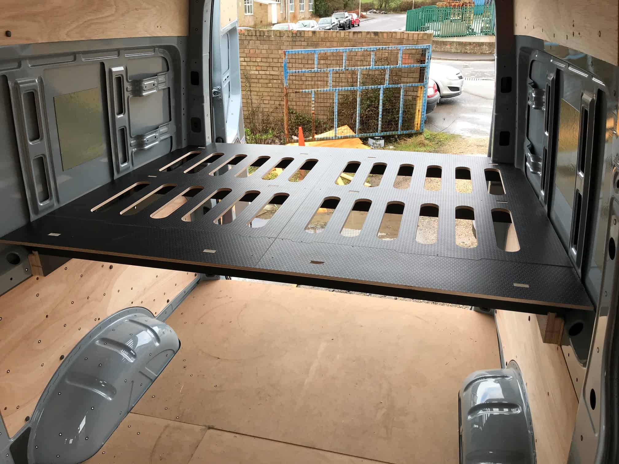 REAR BED PLATFORM Crafter 2017 Onwards MWB Black Heksa - Image 9