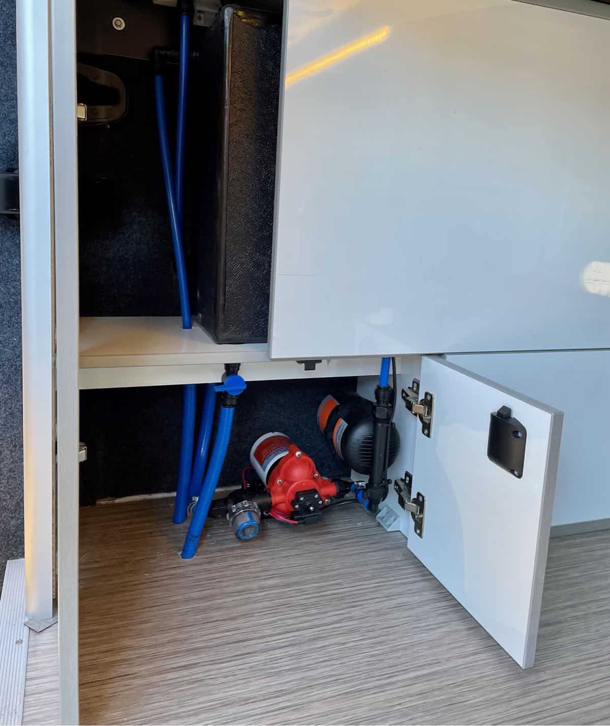 NARROW SIDE ONLY Under platform bed storage (D4) Sprinter 2006 onwards LWB (Z) - Image 3