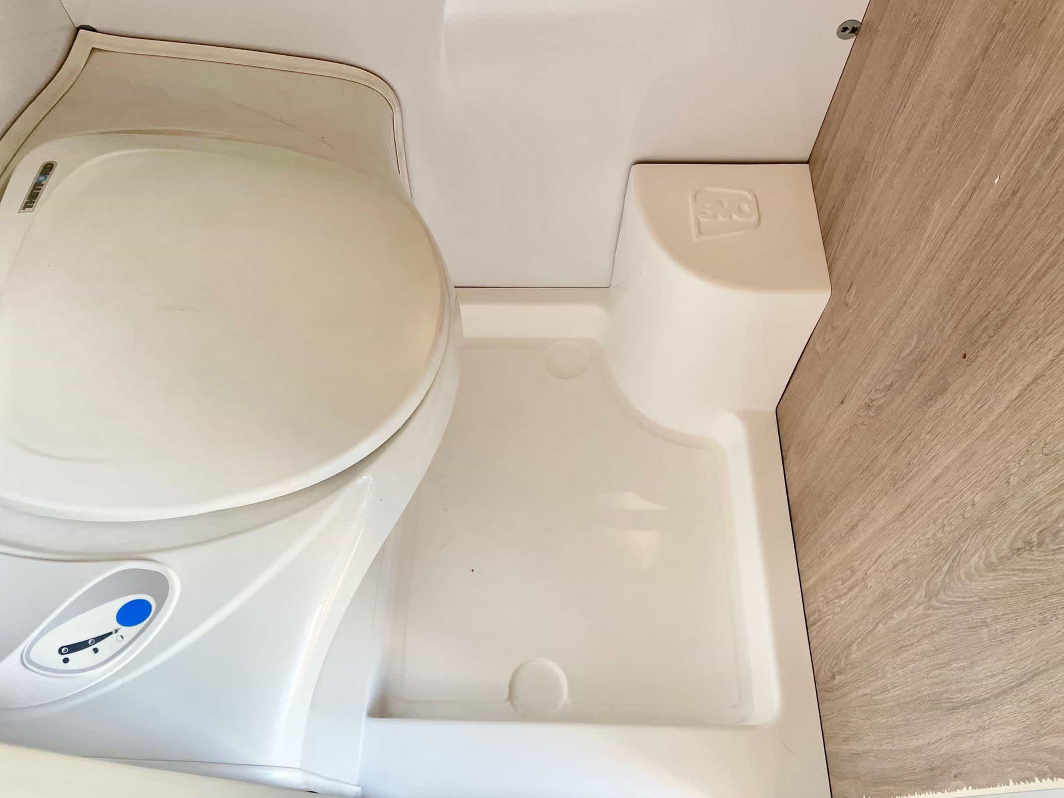 Shower B tray + wheel arch cover - Image 4