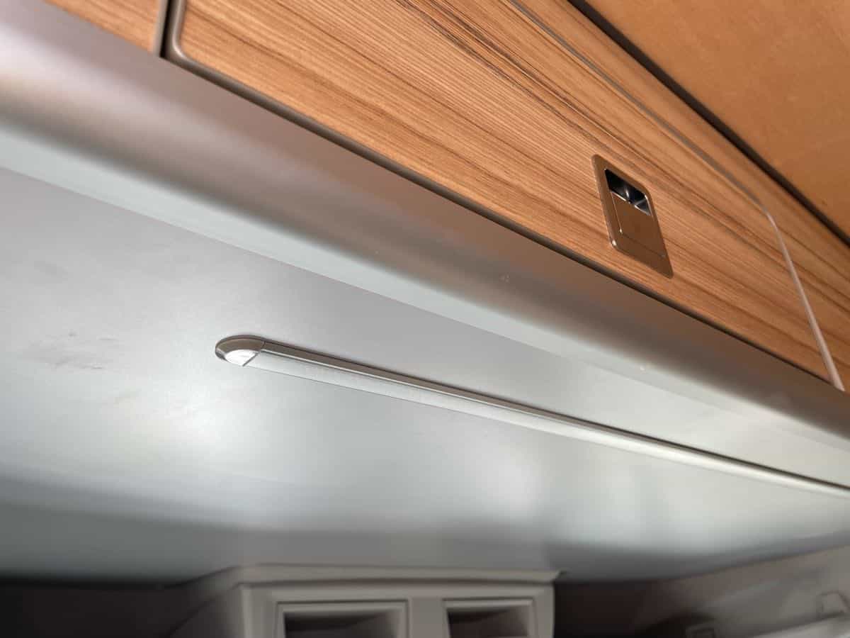 ALL DESIGN 2 OVERHEAD LOCKERS - Image 14