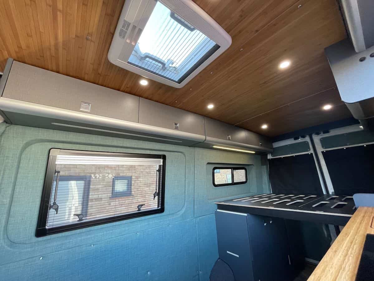 Locker X - 3037mm - Crafter 2017+ - 4 Doors - Image 5