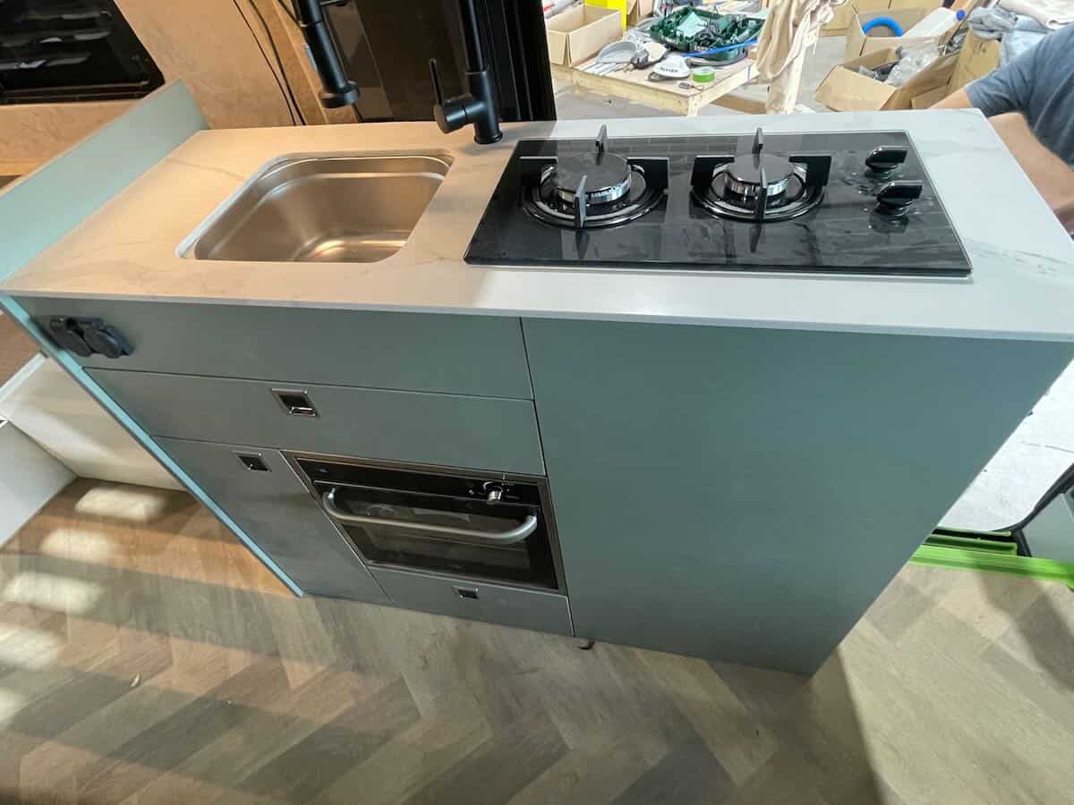 EVO V8 + Oven/Microwave Side door kitchen pod - Image 2