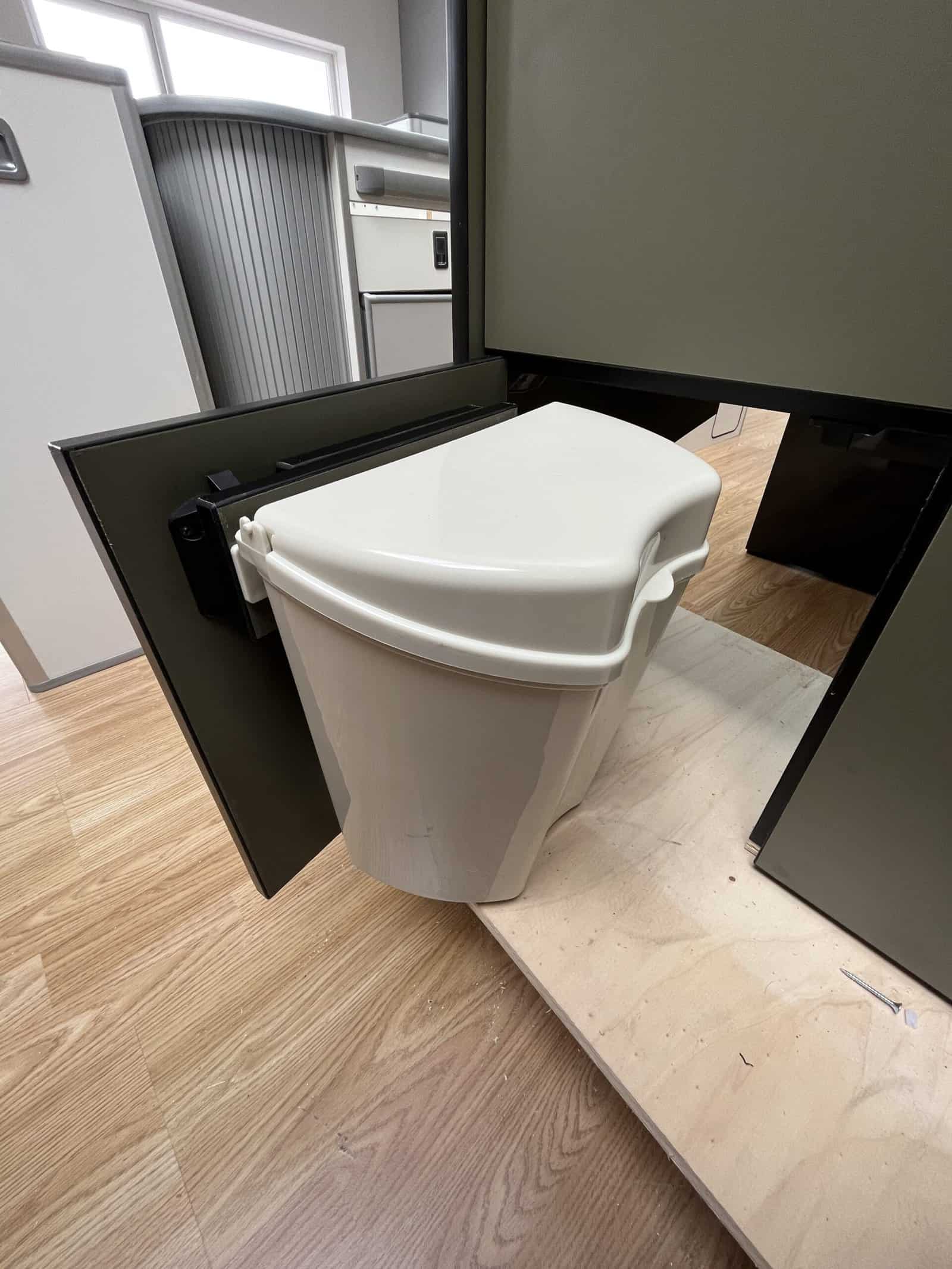 EVO V11.1 LARGE VANS Side door kitchen pod - Image 19