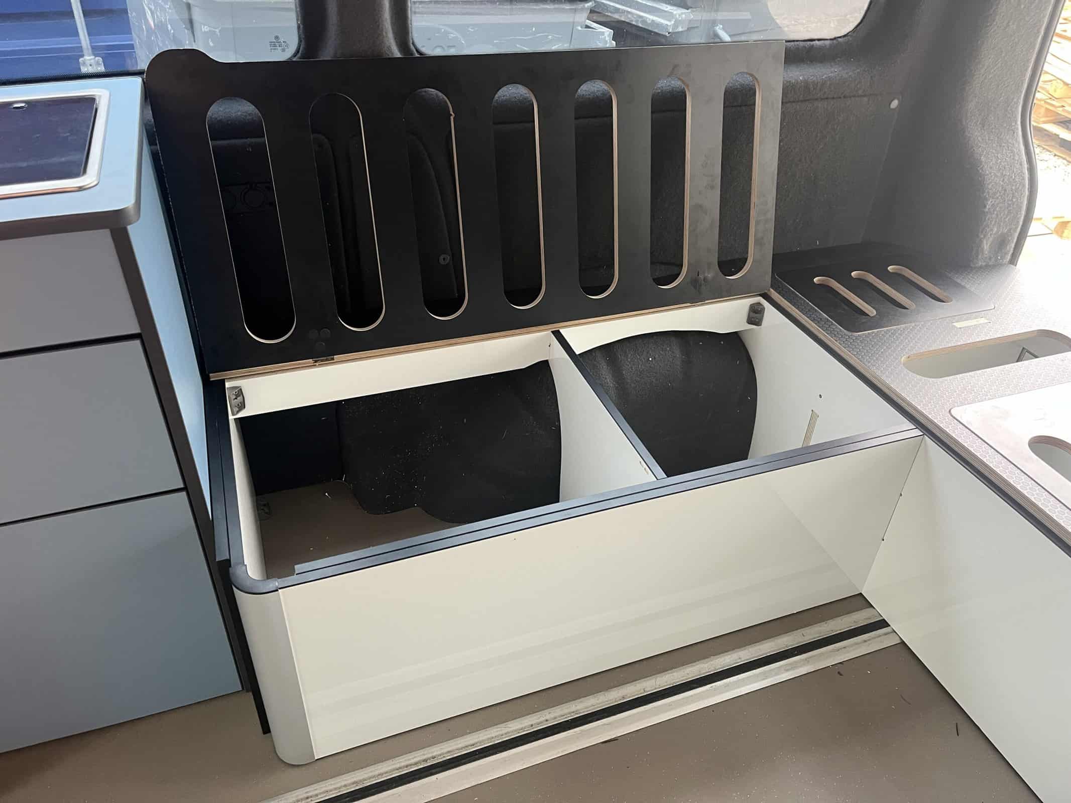 EVO U-SHAPE BED SYSTEM (FOLDING) FOR T5/T6 SWB - Image 17