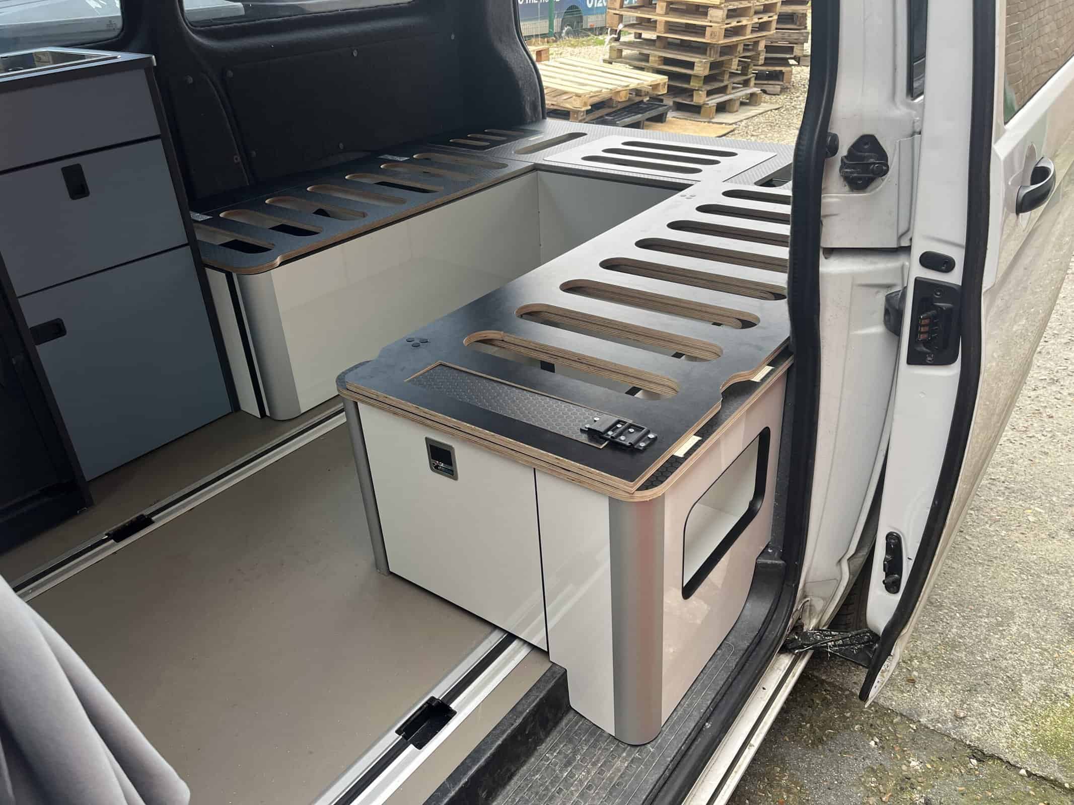 EVO U-SHAPE BED SYSTEM (FOLDING) FOR T5/T6 SWB - Image 22