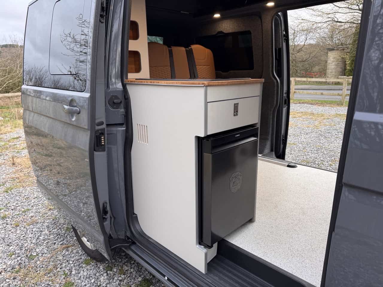 EVO Twin Slider Kitchen With .4 Double Opening Wardrobe - Image 24