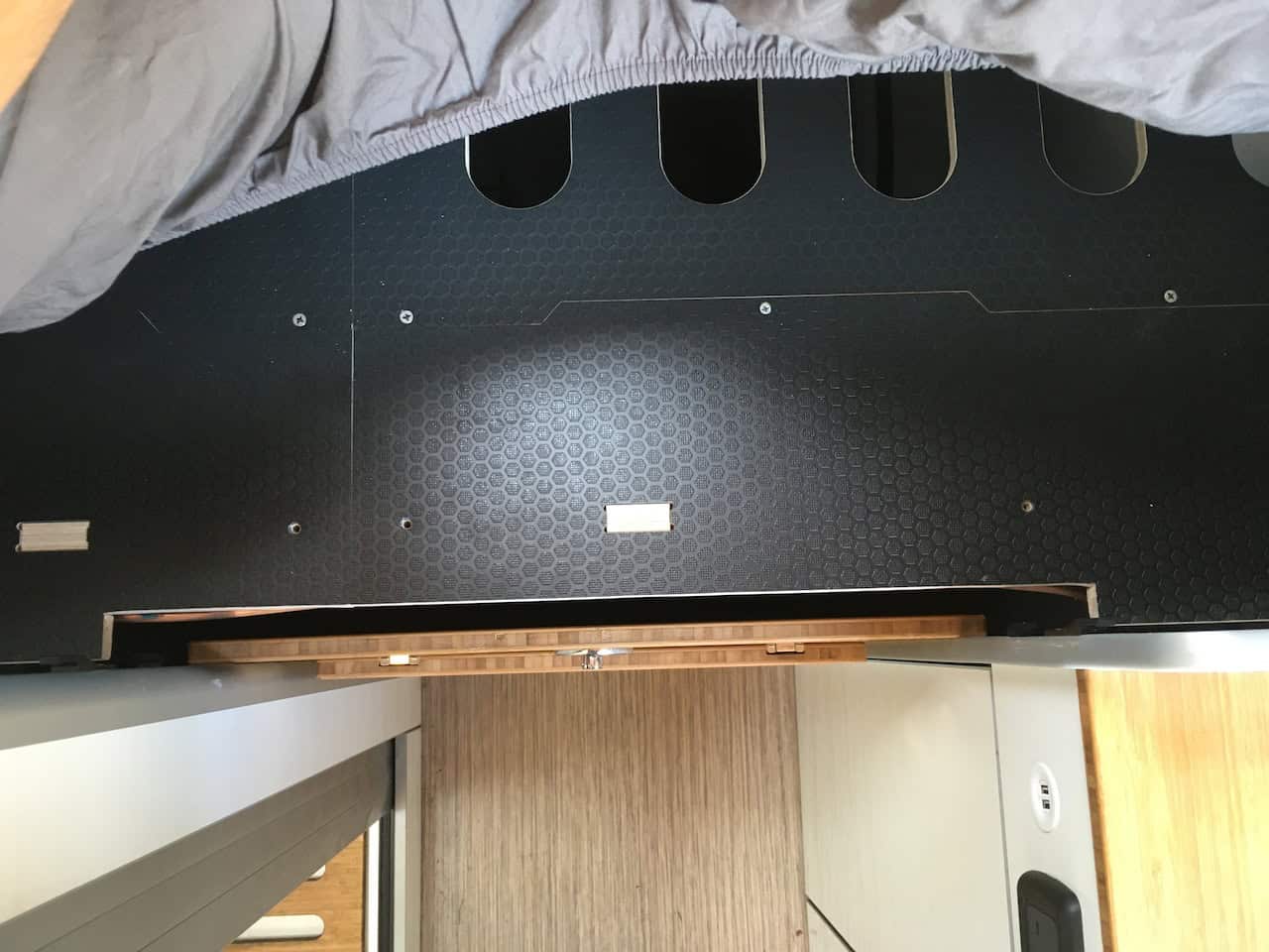 GARAGE DOOR BED STEP - Image 11