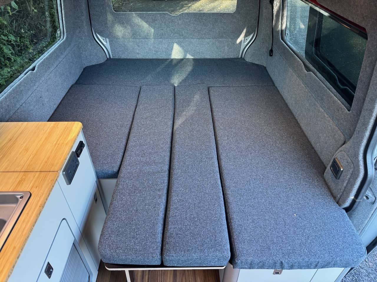 EVO U SHAPE BED SYSTEM (FOLDING) FOR T5/T6 LWB - Image 3