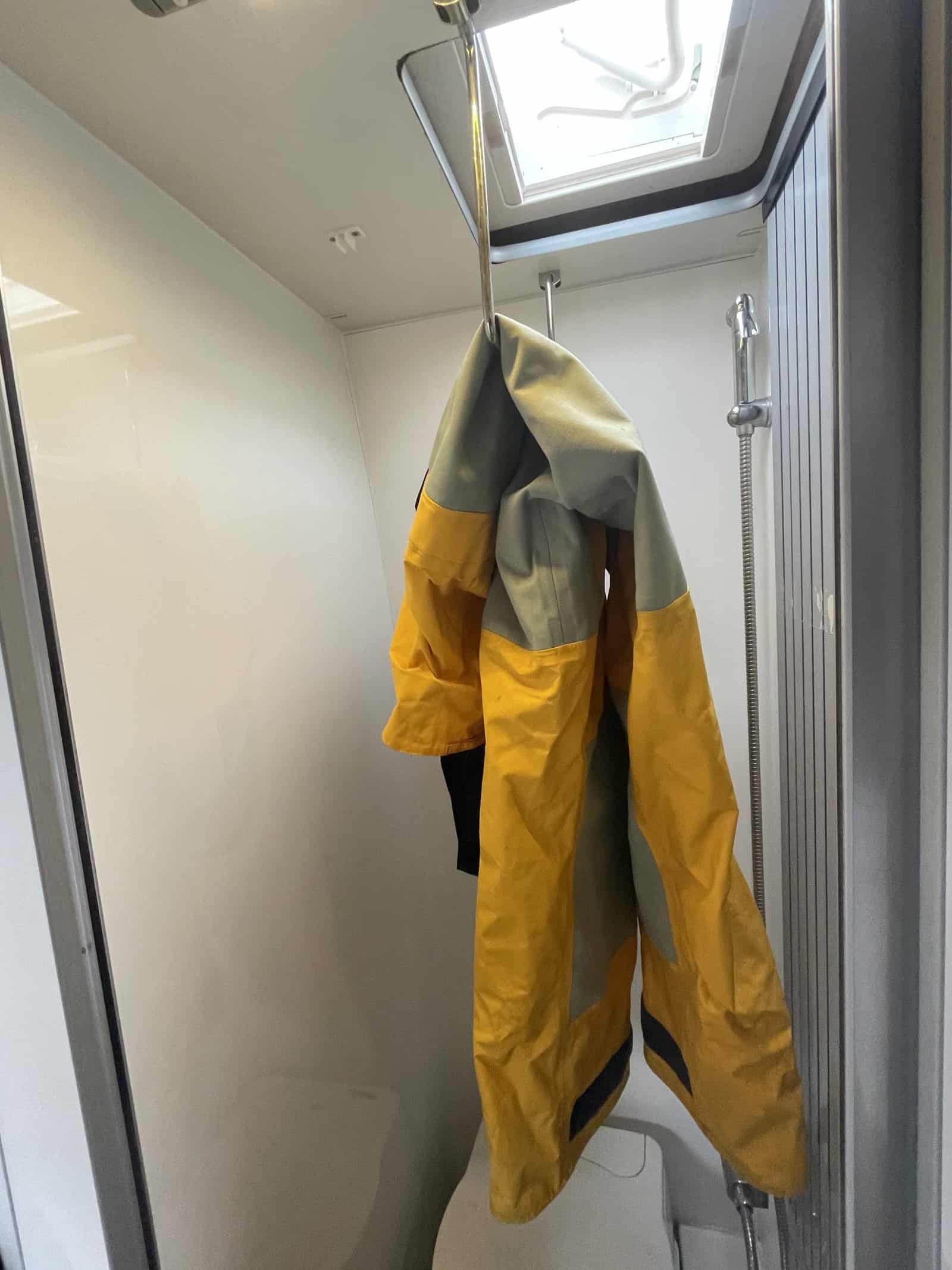 Folding shower hanger - Image 2
