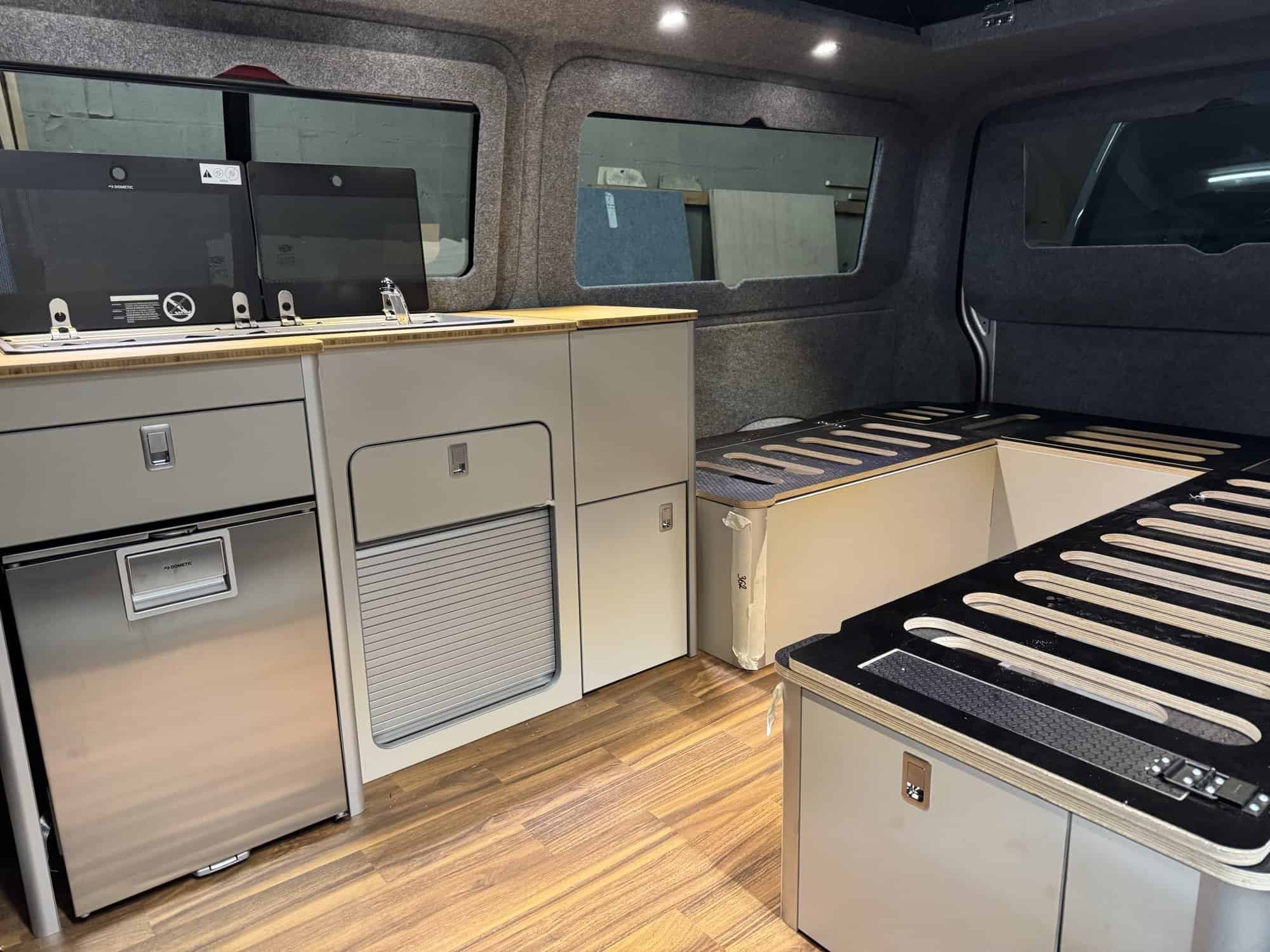 EVO U SHAPE BED SYSTEM (FOLDING) FOR T5/T6 LWB - Image 6