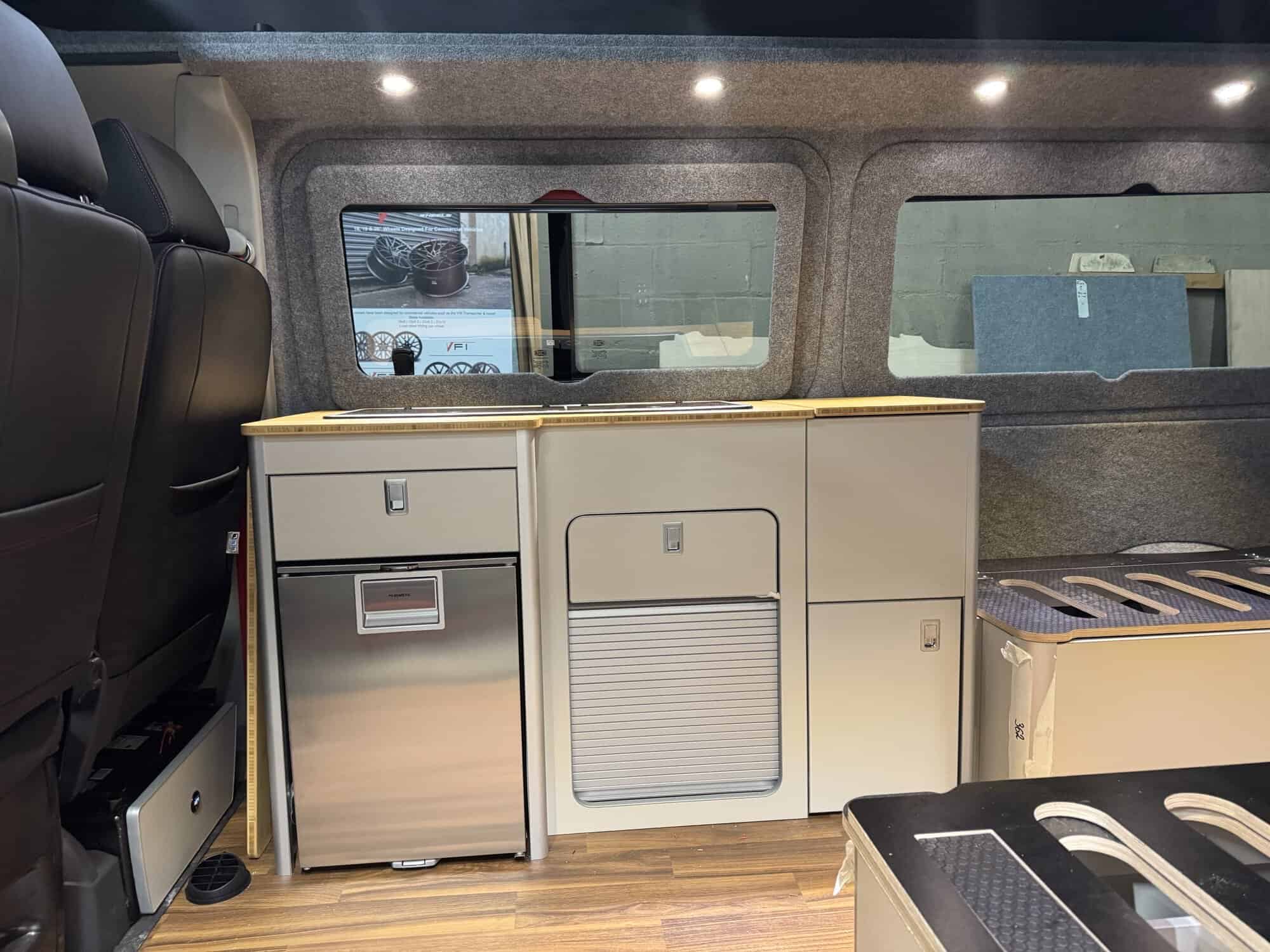 EVO U SHAPE BED SYSTEM (FOLDING) FOR T5/T6 LWB - Image 12