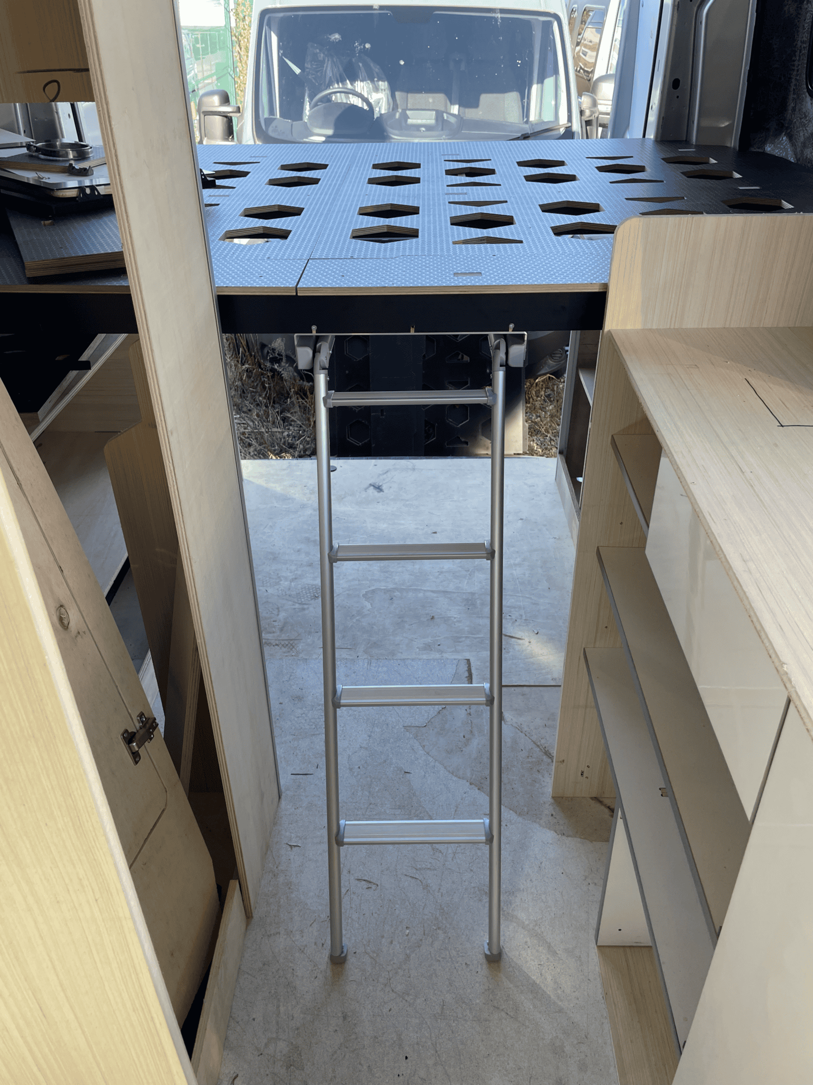 Lippert Slide Out Ladder 1000mm - Image 4